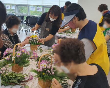 원예 프로그램 진행 모습. 사진=기장군 제공