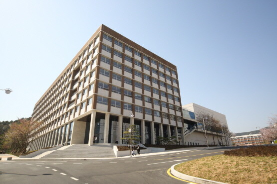 건학기념관 전경. 사진=경성대 제공