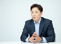 ‘국민타자’ 이승엽, 두산 베어스 신임 사령탑으로 현장 복귀