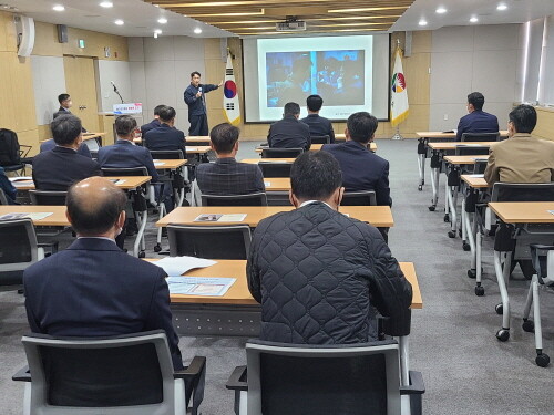 청렴특강 실시 모습. 사진=경남도 제공