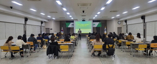지역사회보장계획 이행점검 모니터링 교육 실시 장면. 사진=김해시 제공