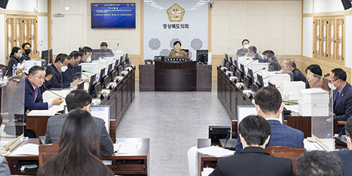 경북도의회 예결특위가 6일 경북도 소관 실국별 심사에 돌입했다. 사진=경북도의회 제공