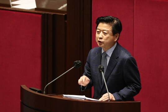 노웅래 더불어민주당 의원이 12월 28일 국회에서 열린 본회의에서 자신의 체포동의안에 대한 신상 발언을 하고 있다. 사진=박은숙 기자
