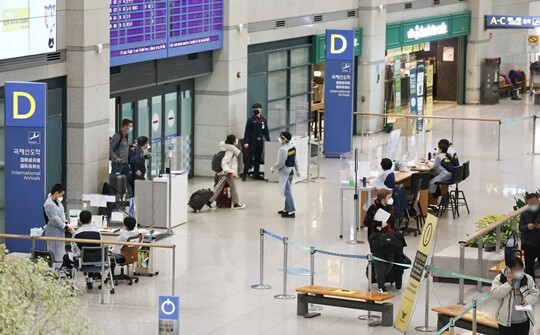 밀항을 하는 이들은 ‘밀입국’을 더 고민하고 어려워한다고 한다. 한 자본시장 관계자는 “한국이 출입국 시스템이 워낙 잘 돼 있어 입국이 어렵다 보니 자수하는 경우가 많다”고 설명했다. 사진=박정훈 기자