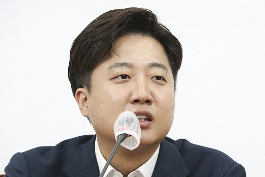 이준석 전 국민의힘 대표가 장제원 의원을 저격하는 듯한 발언을 해 이목이 쏠리고 있다. 사진=임준선 기자