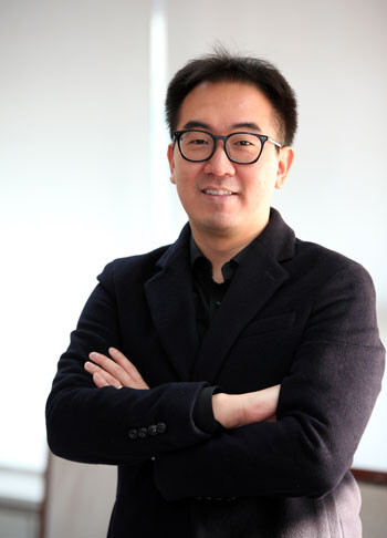 바둑리그 첫 지휘봉을 잡은 한국물가정보 박정상 감독. “최소 챔피언결정전에는 진출해 승부의 짜릿함을 만끽하고 싶다”며 자신감을 보였다. 사진=사이버오로 제공