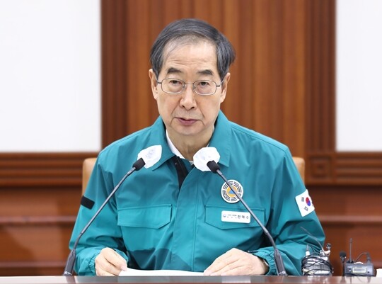 1월 20일 한덕수 국무총리는 “1월 30일부터 일부 시설 등을 제외하고 실내마스크 착용 의무를 권고로 완화하는 방안을 논의, 확정할 예정”이라고 밝혔다. 사진=임준선 기자