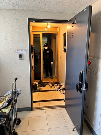 이기영은 전 동거녀 A 씨의 예금을 모두 탕진하고 A 씨 명의 신용카드도 한도초과에 이르자 2022년 11월 자신이 거주하고 있던 A 씨 소유 아파트까지 처분하려고 시도했다. 사진=일요신문DB