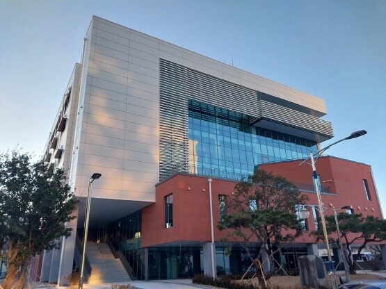 개척의학복합관 전경. 사진=경상국립대 제공