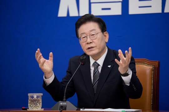 검찰 수사를 비판하면서도 이재명 대표가 검찰 소환에 응하는 것이나, 검찰이 입장문 외에는 진술하지 않는 이재명 대표를 다시 부르는 것 모두 향후 이뤄질 구속영장 청구와 체포동의안 투표를 고려한 수순으로 풀이된다. 사진=이종현 기자