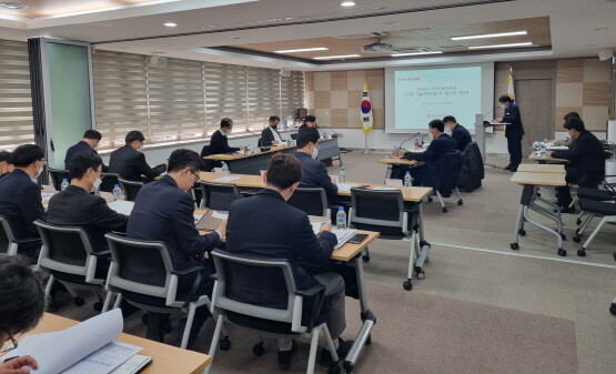 정책자문위원회 산업기술과학분과 회의 모습. 사진=경남도 제공