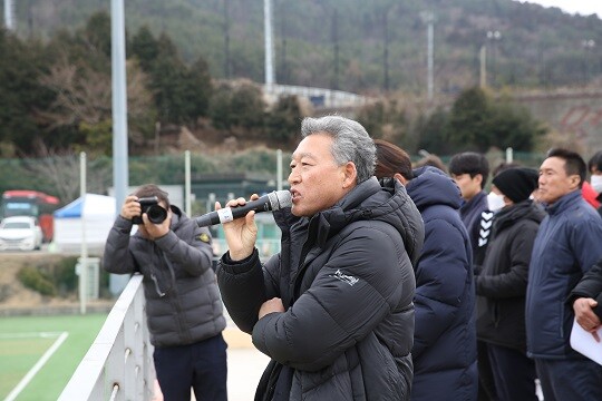 설동식 회장은 집회에 참가한 지도자와 선수들을 향해 "우리가 함께 힘을 모아 한 목소리를 내는 것이 중요하다"고 강조했다. 사진=한국대학축구지도자협의회 제공