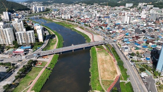 동두천시가 기본계획을 수립 중인 '신천 친수공간' 전경. 사진=동두천시 제공