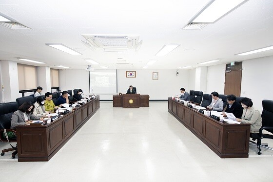 월례회의를 개최하고 있는 김포시의회. 사진=김포시의회 제공
