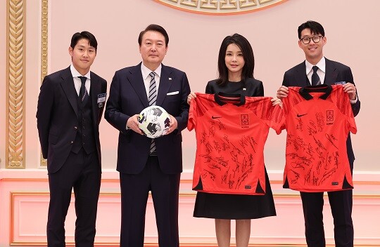 카타르 월드컵 직후 있었던 축구 국가대표팀의 청와대 만찬에서 정몽규 대한축구협회장은 초대받지 못 해 뒷말을 낳았다. 사진=연합뉴스