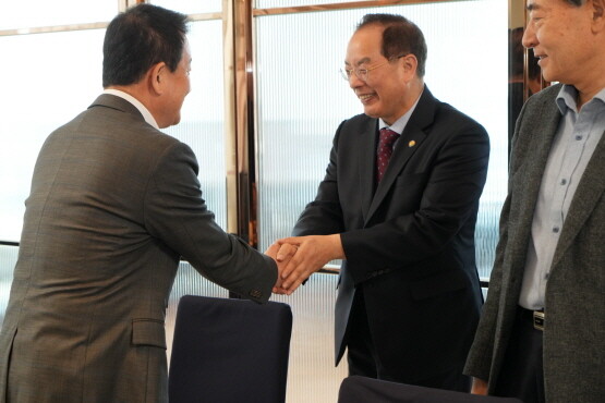 ‘2023 부산교육, 초등 원로에게 묻다’ 행사 모습. 사진=부산시교육청 제공