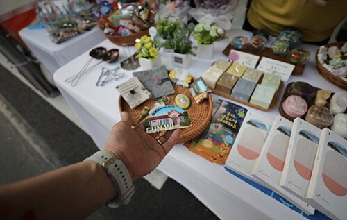 '삼국유사의 고장, 군위군' 관광부스. 사진=남경원 기자