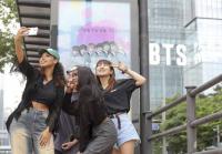 여의도는 BTS‧ 잠실엔 브루노마스…대규모 인파 몰리는 주말의 서울 
