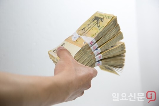 고숙익을 미끼로 873억원 이상의 돈을 받아 가로챈 인터넷 카페 운영자에게 징역 10년이 선고됐다. 사진은 기사 본문 내용과 관련 없음. 일요신문DB