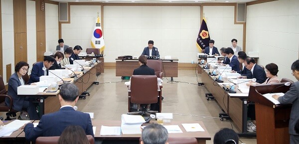 26일 대구시의회 예결특위가 대구시교육비특별회계 결산예비비 지출 승인의 건에 대한 종합심사를 하고 있다. 사진=대구시의회 제공