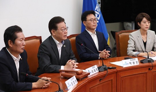 이재명 더불어민주당 대표가 28일 국회에서 열린 최고위원회의에서 모두 발언을 하는 모습. 사진=박은숙 기자