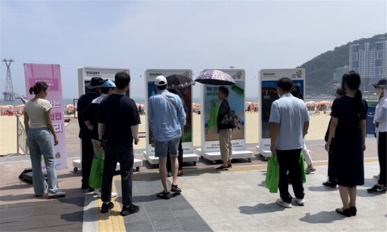 ‘찾아가는 교통안전 갤러리’ 운영 모습. 사진=한국도로공사 부산경남본부 제공