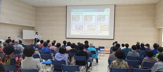 인천 남동구가 찾아가는 어르신 교통안전 교육을 실시하고 있다. 사진=인천 남동구 제공