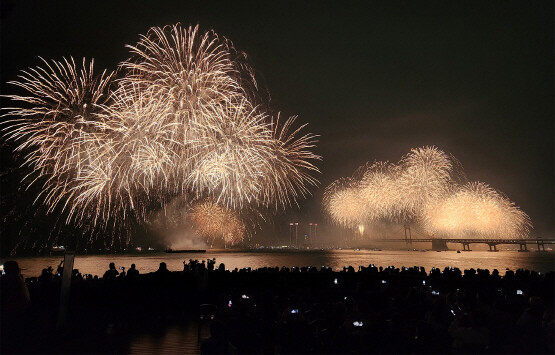 2023 부산불꽃축제 관람행사 장면. 사진=BN그룹 제공