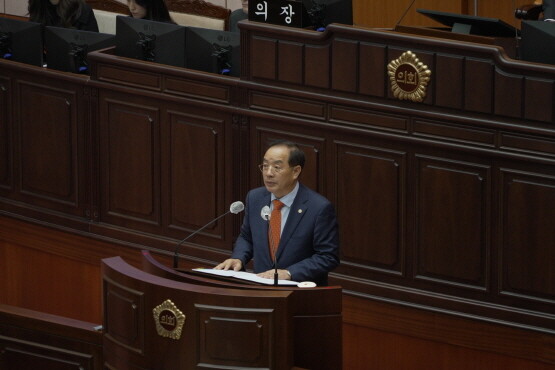 하윤수 교육감의 시정연설 장면. 사진=부산시교육청 제공