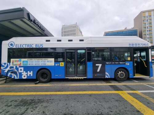 시내버스 지속가능발전목표 홍보 모습. 사진=김해시 제공