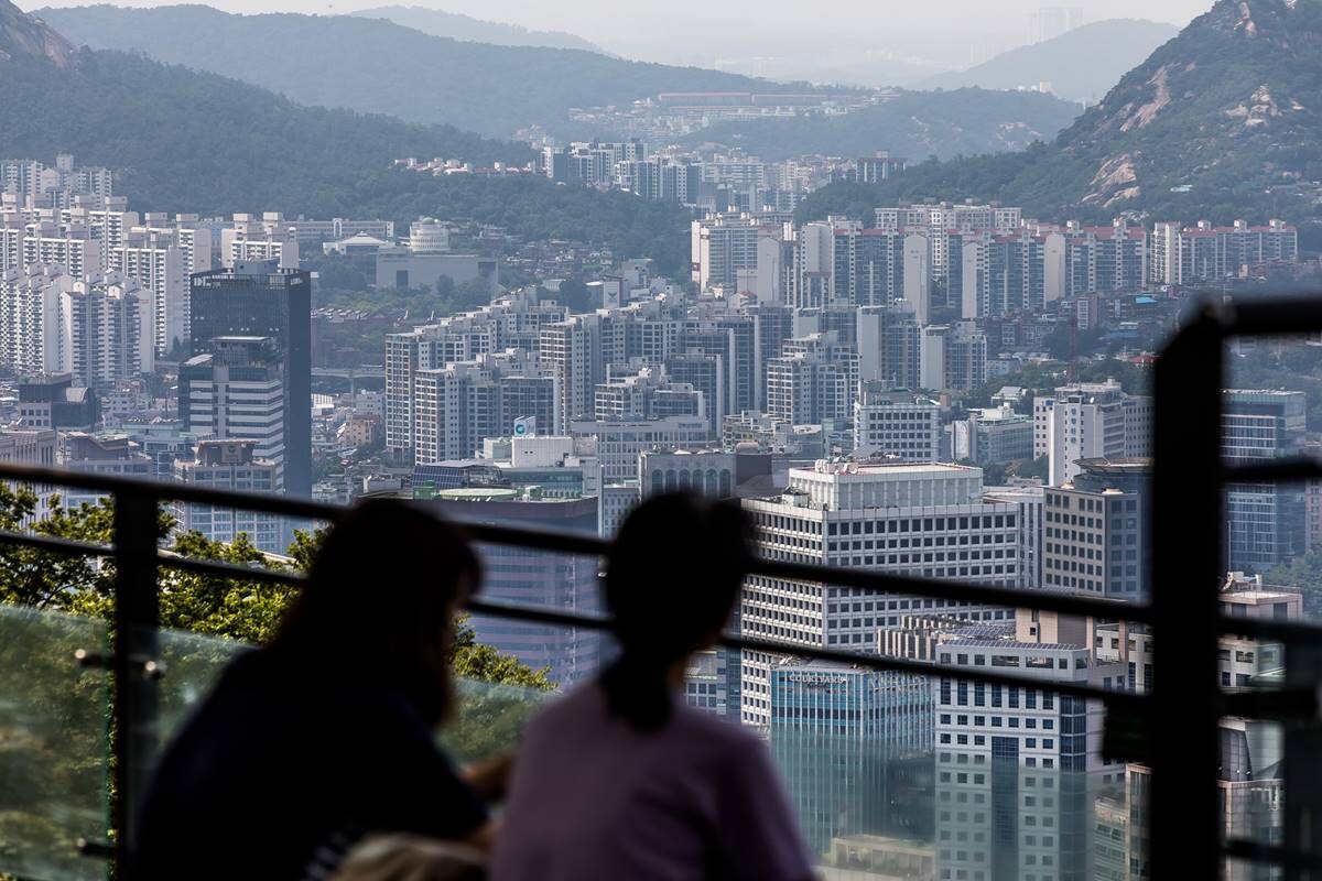 서울 용산구 남산공원에서 바라본 서울시내 아파트 전경. 사진=최준필 기자