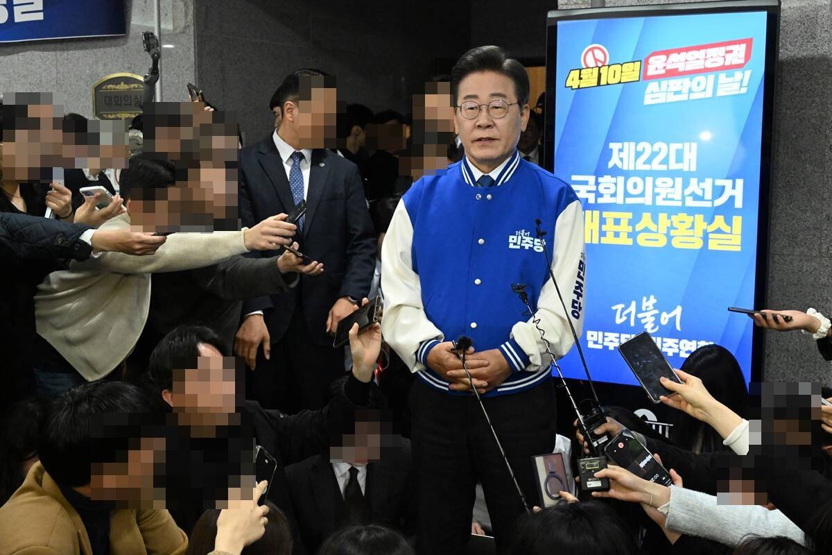 이재명 더불어민주당 대표가 지난 10일 출구조사 결과에 대해 발언하는 모습. 사진=박은숙 기자