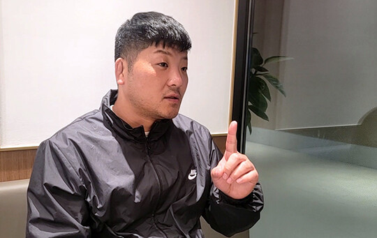 격투기 선수 권아솔은 최근 자신의 유튜브 콘텐츠인 '파이터100' 제작에 푹 빠진듯한 모습을 보였다. "서바이벌 프로그램에 참가자로 나서는 것도 재미있지만 제작자 역할도 재밌더라"라고 말했다. 사진=김상연 기자
