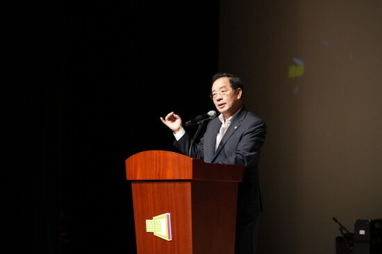 ‘2024 부산학생페스티벌’ 현장을 찾은 하윤수 교육감. 사진=부산시교육청 제공