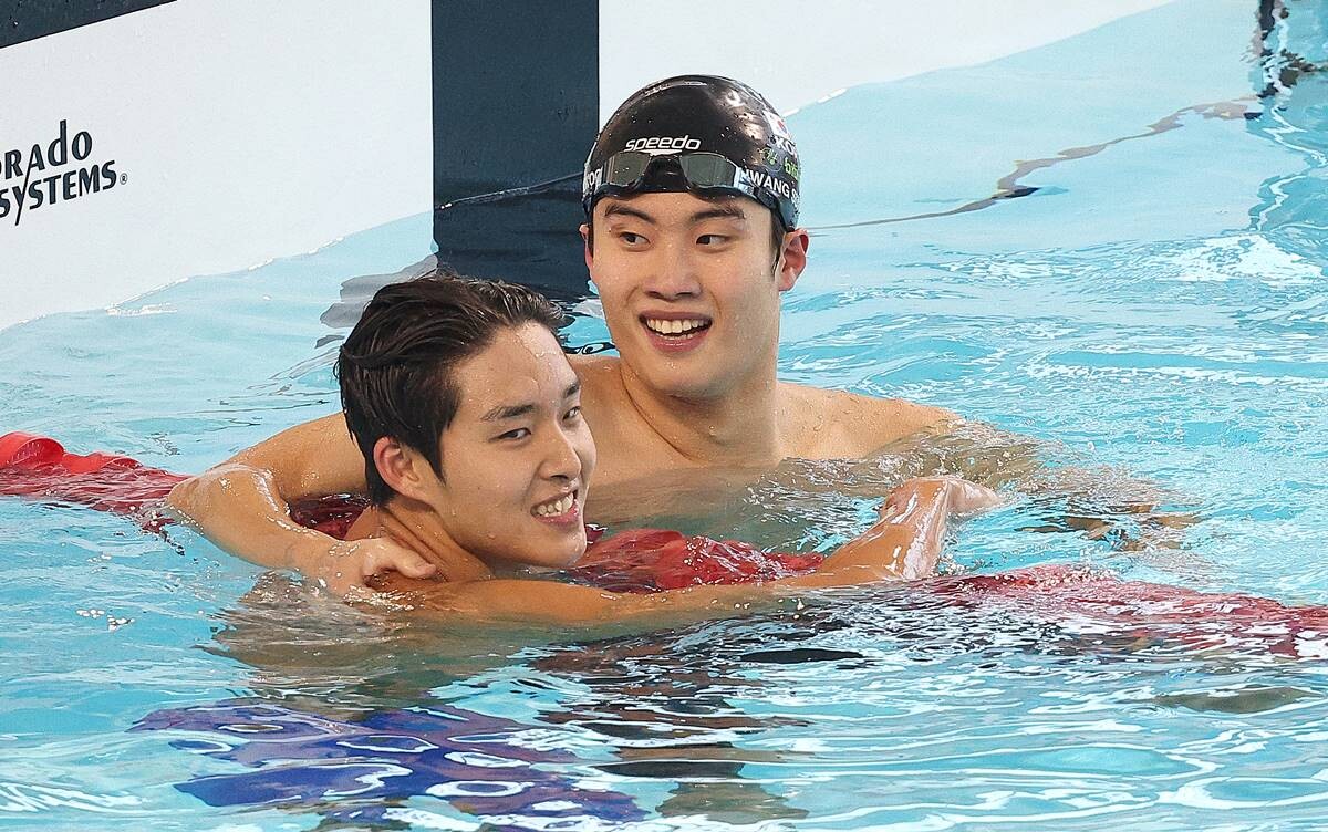 김우민과 황선우(왼쪽부터)는 한국수영의 '황금세대' 중에서도 더 큰 기대를 받는 이들이다. 사진=연합뉴스
