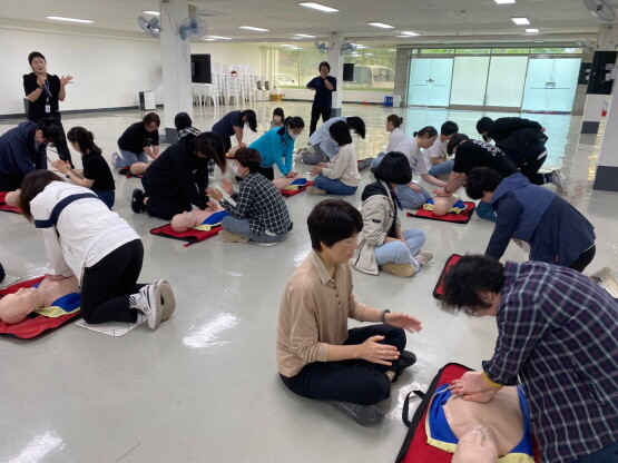 심폐소생술 교육 장면. 사진=기장군 제공