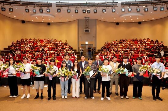 장학금 수여식 장면. 사진=고리원전 제공