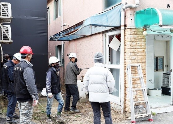 파주시 용주골 불법건축물 강제철거 현장 모습. 사진=파주시 제공