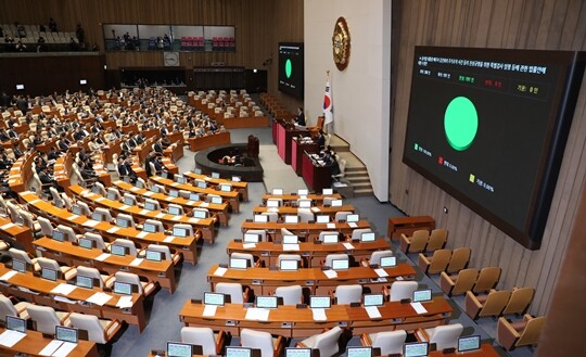 11월 14일 국회에서 김건희 특검법이 통과됐다. 민주당은 명태균 씨와 윤석열 대통령 간 통화 등 추가 공개 자료가 더 있다며 명태균 게이트를 통해 김건희 여사 특검법의 필요성을 강조하고 있다. 사진=박은숙 기자