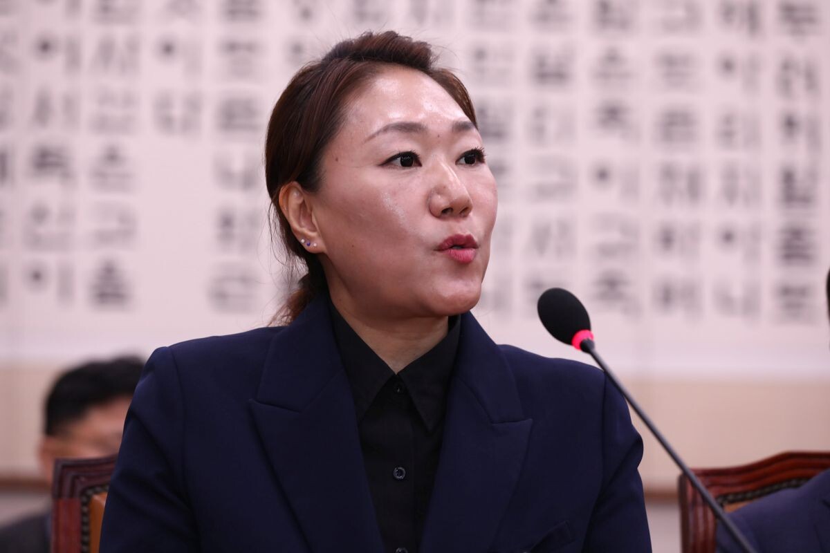 강혜경 씨가 명태균 씨가 윤석열 대통령에게 잘 보이기 위해 조작된 여론 조사를 제공했다고 주장했다. 사진=박은숙 기자