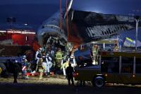 실종자 2명 어디에…'여객기 참사' 무안공항 야간 수색작업 