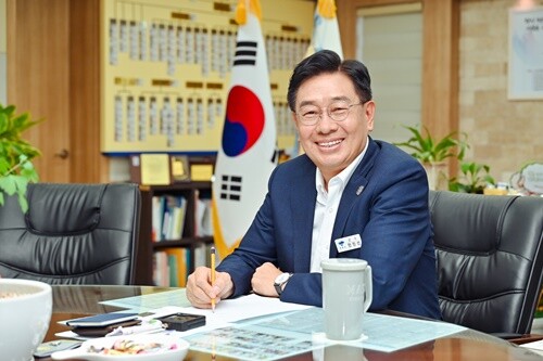 전진선 양평군수가 30일 발표한 신년사에서 “2025년은 광복 80주년과 민선 지방자치 30주년을 맞는 뜻깊은 해”라면서 “자유민주주의의 뿌리인 지방자치의 의의와 가치를 되새겨 군민의 고견을 더 듣고 현장을 더 살피며 새로운 지방시대를 함께 열어가겠다"고 말했다. 사진=양평군청 제공