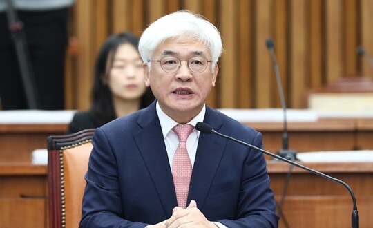 마은혁 헌법재판관 후보자가 2024년 12월 23일 국회에서 열린 헌법재판소 재판관 선출안 심사를 위한 인사청문회에서 의원 질의에 답하고 있다. 사진=박은숙 기자