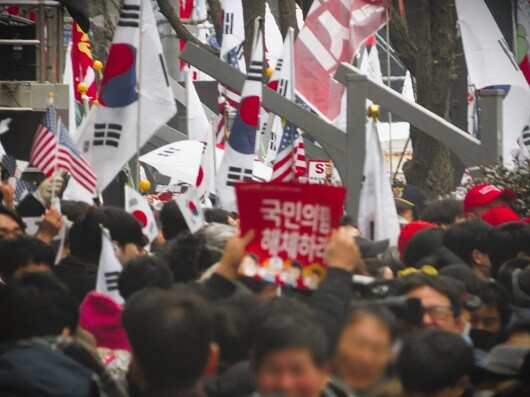 2월 15일 광주 금남로에서 열린 윤석열 대통령 탄핵 찬‧반 맞불집회. 사진=주현웅 기자