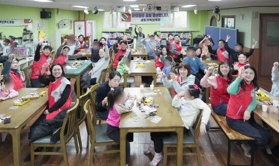 봉사활동 실시 장면. 사진=부산은행 제공