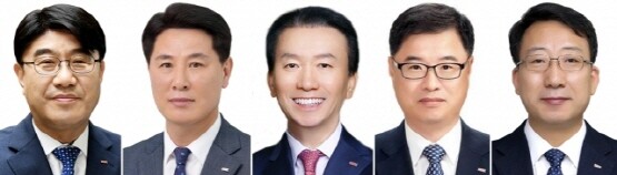 왼쪽부터 방성빈 부산은행장, 김태한 경남은행장 후보, 김성주 캐피탈 대표, 성경식 자산운용 대표 후보, 신태수 신용정보 대표 후보. 사진=BNK금융 제공