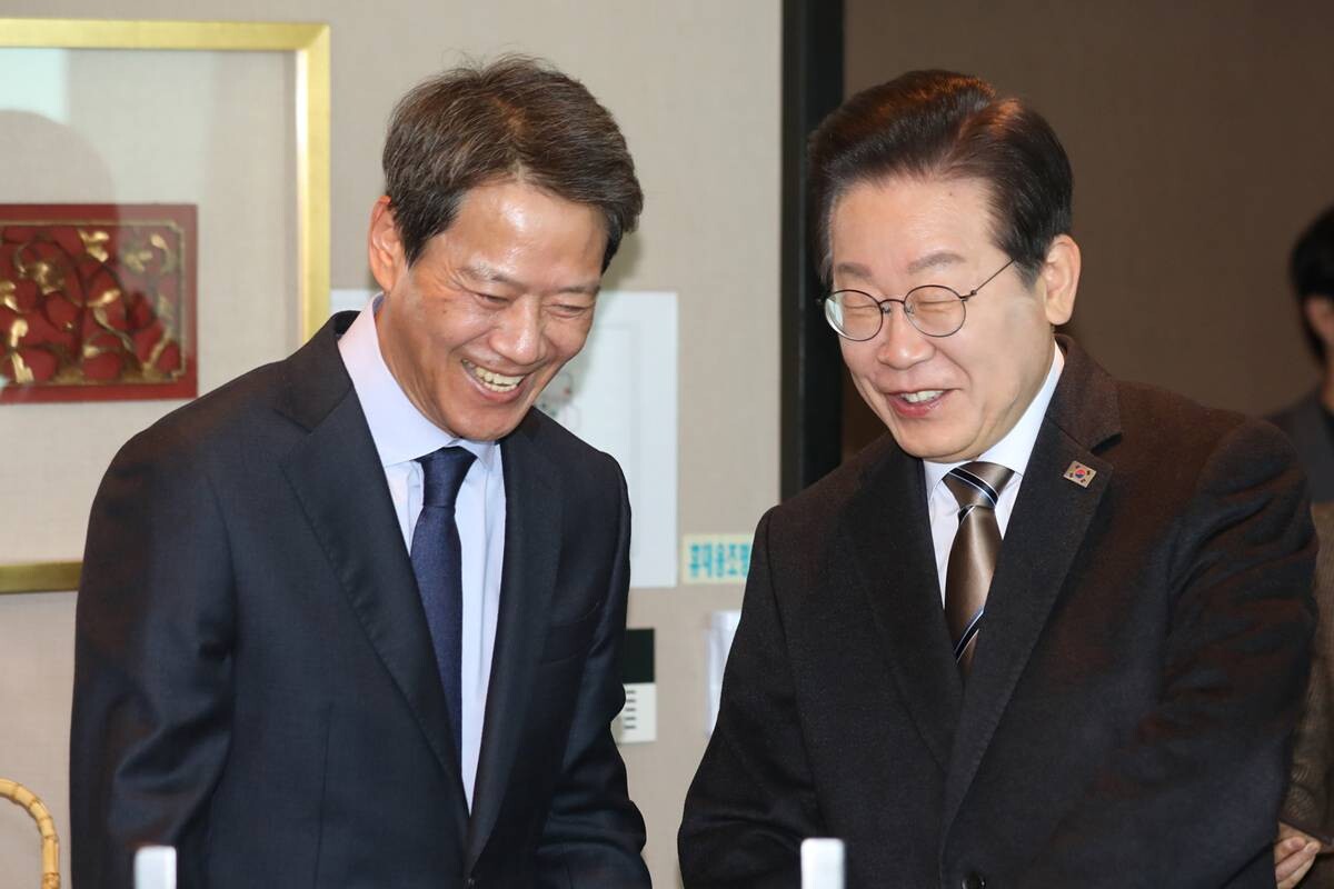 이재명 더불어민주당 대표(오른쪽)와 임종석 전 대통령비서실장이 27일 오찬 회동을 가졌다. 사진=박은숙 기자