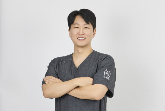 365바른치과의원 창원대방점 안채익 대표원장. 사진=365바른치과의원 창원대방점 제공