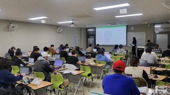 졸업생 특화 프로그램 운영 모습. 사진=경성대 제공