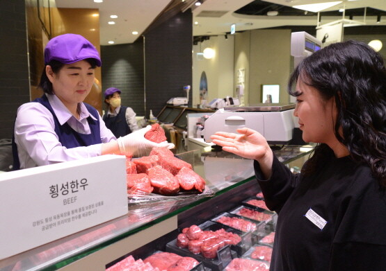 롯데백화점 부산본점 '강원도 횡성한우' 매장. 사진=롯데백화점 제공